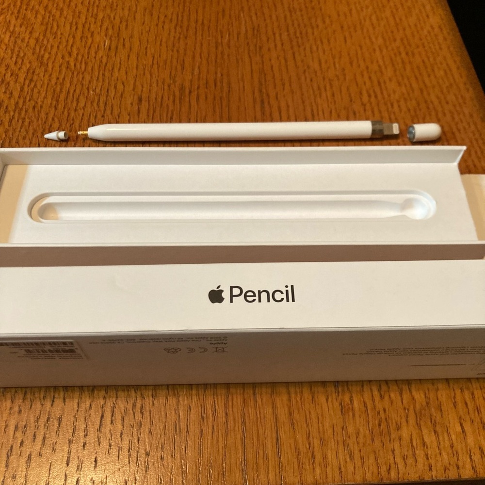 Apple Pencil 🖊️ *USED*